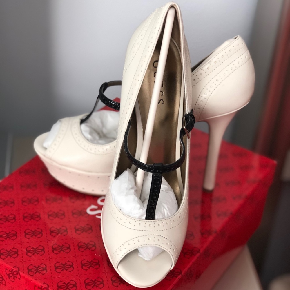 GUESS MELESSE PEEP-TOE PUMP